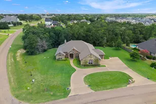 4698 River Valley Dr, Bryan, TX 77808 - Photo 2