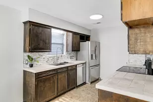 426 Candlelight Ln, Livingston, TX 77351 - Photo 6