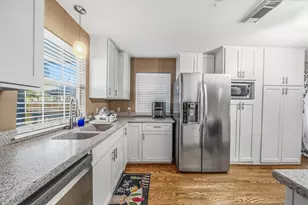 4401 Holt St, Bellaire, TX 77401 - Photo 12