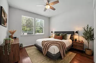 62 W Tapestry Park Cir, The Woodlands, TX 77381 - Photo 8