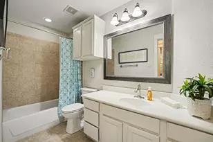 62 W Tapestry Park Cir, The Woodlands, TX 77381 - Photo 10