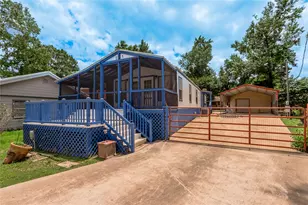 21 Oahu Ct, Point Blank, TX 77364 - Photo 1