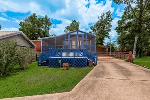 21 Oahu Ct, Point Blank, TX 77364 - Photo 2