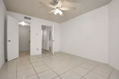 9700 Leawood Boulevard #1205, Houston, TX 77099 - Photo 22
