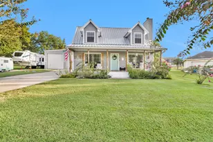 12310 Lakeview Manor Dr, Willis, TX 77318 - Photo 2