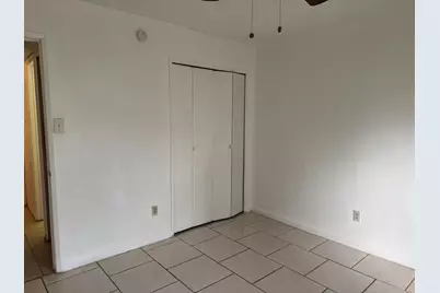 6110 W Ridgecreek Drive, Houston, TX 77053 - Photo 8