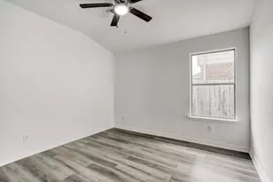 16919 Canyon Springs Ln, Friendswood, TX 77546 - Photo 24