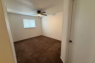 8050 Sands Point Dr, Houston, TX 77036 - Photo 8