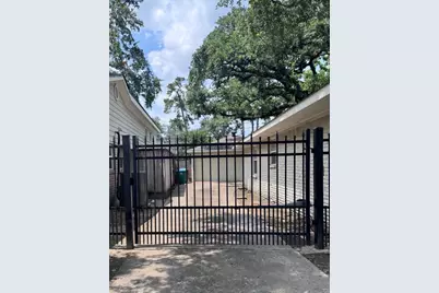 6906 Alderney Drive, Houston, TX 77055 - Photo 14