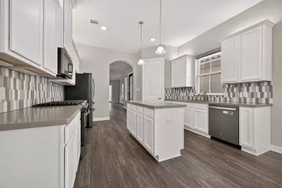 9 W Oaks Drive, Houston, TX 77058 - Photo 18