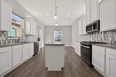9 W Oaks Drive, Houston, TX 77058 - Photo 16
