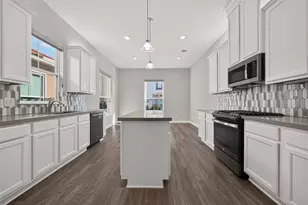 9 W Oaks Dr, Houston, TX 77058 - Photo 16