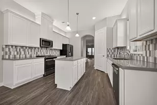 9 W Oaks Dr, Houston, TX 77058 - Photo 20