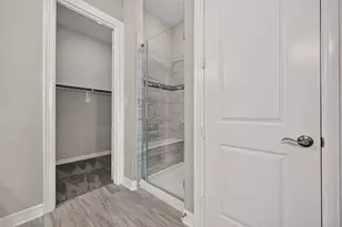 9 W Oaks Dr, Houston, TX 77058 - Photo 30
