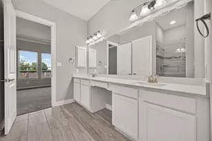 9 W Oaks Dr, Houston, TX 77058 - Photo 6