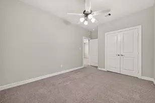 9 W Oaks Dr, Houston, TX 77058 - Photo 42