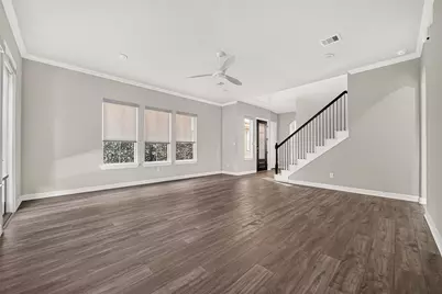 9 W Oaks Drive, Houston, TX 77058 - Photo 14