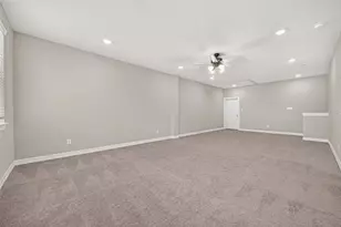 9 W Oaks Dr, Houston, TX 77058 - Photo 14