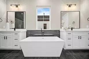 1177 W 19th St, Houston, TX 77008 - Photo 32