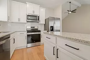 21526 Bluebonnet Bay Dr, Magnolia, TX 77354 - Photo 2