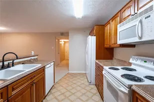 8051 Bay Branch Dr, The Woodlands, TX 77382 - Photo 4