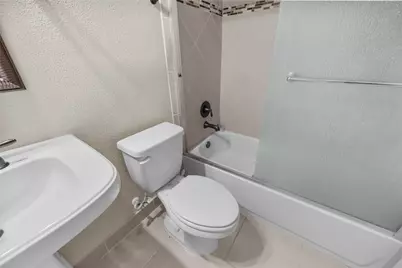 2411 Linden Bluff Court, Sugar Land, TX 77479 - Photo 28