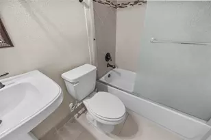 2411 Linden Bluff Ct, Sugar Land, TX 77479 - Photo 28