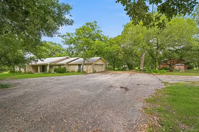 1736 County Road 182, Hallettsville, TX 77964 - Photo 2