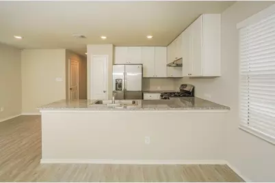 5410 Verdugos Pl, San Antonio, TX 78244 - Photo 6