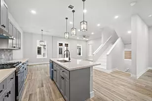 230 W 28th St, Houston, TX 77008 - Photo 8