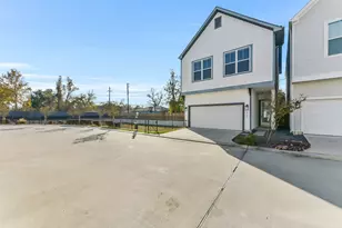 6707 Parker Oaks Ln, Houston, TX 77076 - Photo 2