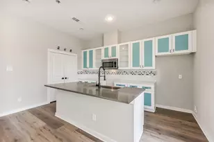 6707 Parker Oaks Ln, Houston, TX 77076 - Photo 10