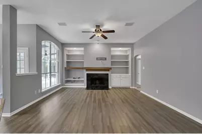 95 N Crossed Birch Place, The Woodlands, TX 77381 - Photo 18