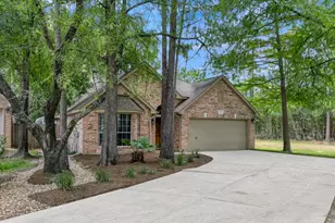 95 N Crossed Birch Pl, The Woodlands, TX 77381 - Photo 2