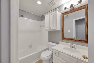 95 N Crossed Birch Pl, The Woodlands, TX 77381 - Photo 16