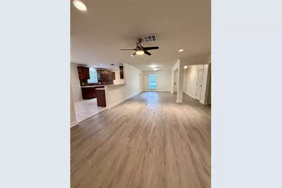 5422 Winding Way Drive, Houston, TX 77091 - Photo 6