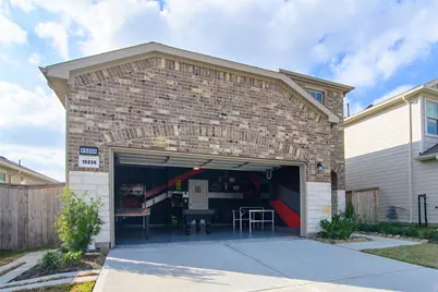 15235 Canyon Rapids Rd, Conroe, TX 77302 - Photo 2