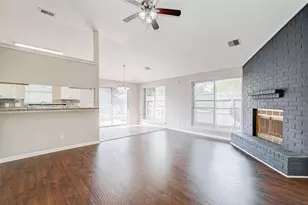16938 Enchanted Cir E, Sugar Land, TX 77498 - Photo 6