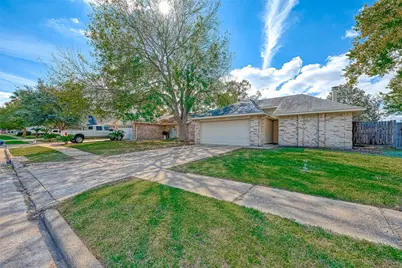 16938 Enchanted Circle E, Sugar Land, TX 77498 - Photo 2