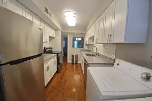 5206 Arboles Dr, Houston, TX 77035 - Photo 10