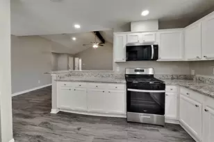 19011 Keyturn Ln, Humble, TX 77346 - Photo 6