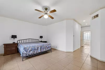 811 Colony Glen Court, Houston, TX 77062 - Photo 18