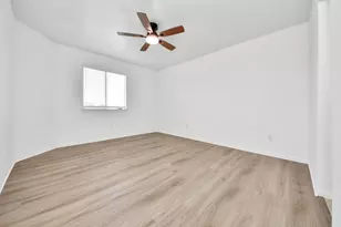 207 Carlie Way, Stafford, TX 77477 - Photo 32