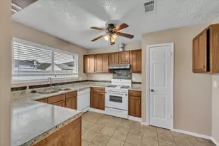 2058 Feather Ridge Dr, Missouri City, TX 77489 - Photo 12