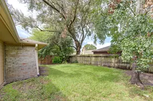 10727 Sagewillow Ln, Houston, TX 77089 - Photo 8