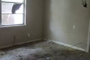 4813 Angleton St, Houston, TX 77033 - Photo 6