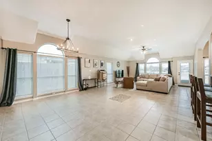 153 Greenridge Cir, League City, TX 77573 - Photo 8