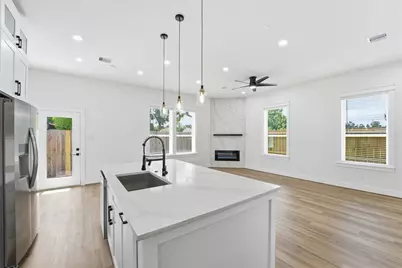 6128 Endeavor Heights Road, Houston, TX 77091 - Photo 8