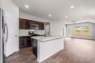 14409 Sugar Pines Dr, Conroe, TX 77302 - Photo 6