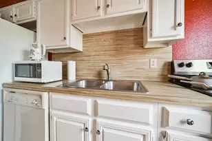 9345 Westwood Village Dr, Houston, TX 77036 - Photo 10